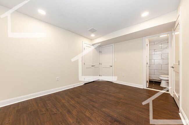 Building Photo - 20 Albion St