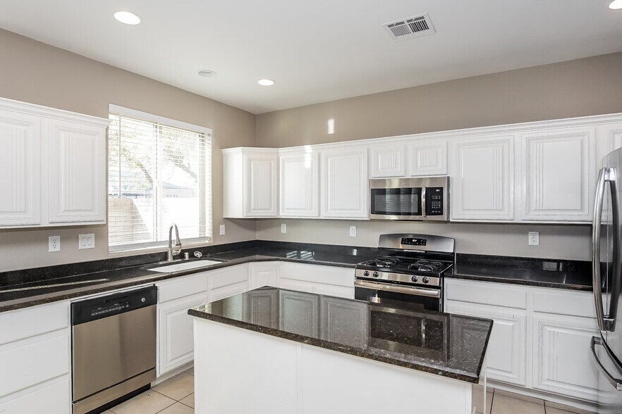 Building Photo - 1071 Will Jay Ln