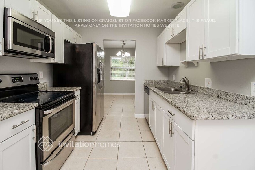 Building Photo - 3362 Bougainvillea Dr