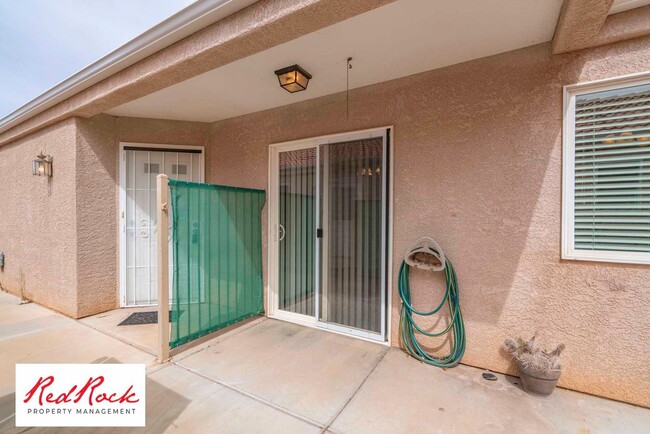 Building Photo - Dog Friendly - 3 Bedroom, 2 Bathroom Prope...