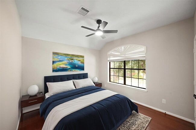 Building Photo - 714 Coggins Point Way