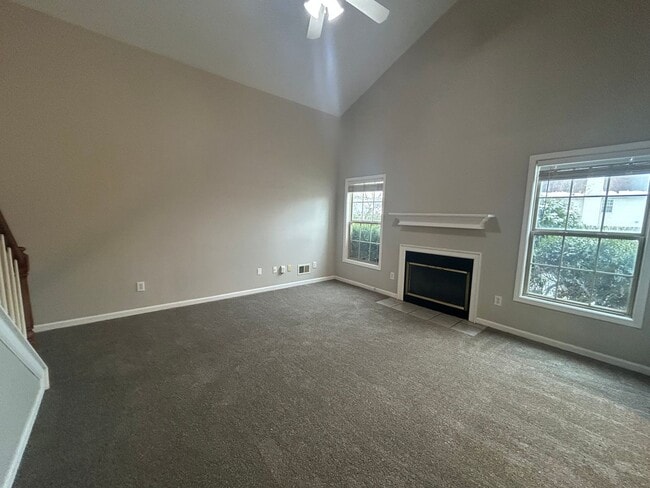 Building Photo - 568 Wellington Gardens Dr