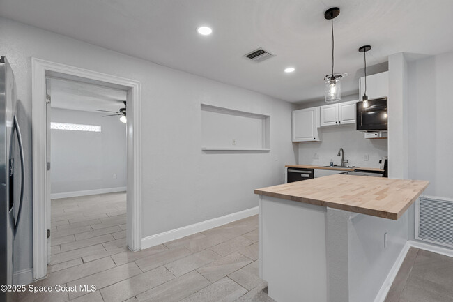 Building Photo - 1281 Alsup Dr