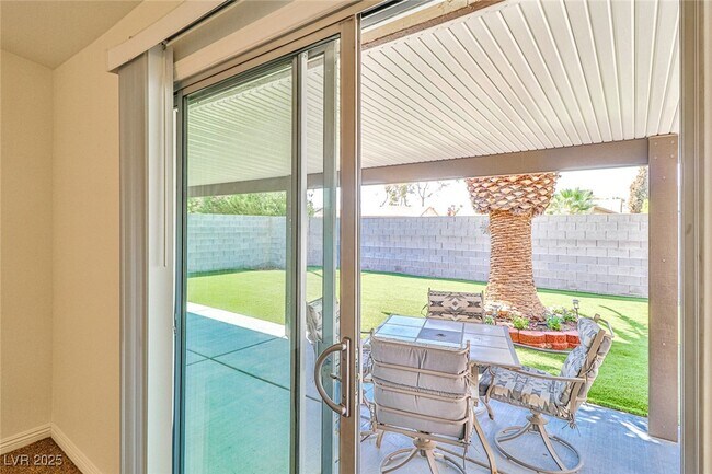 Building Photo - 4413 Live Oak Dr