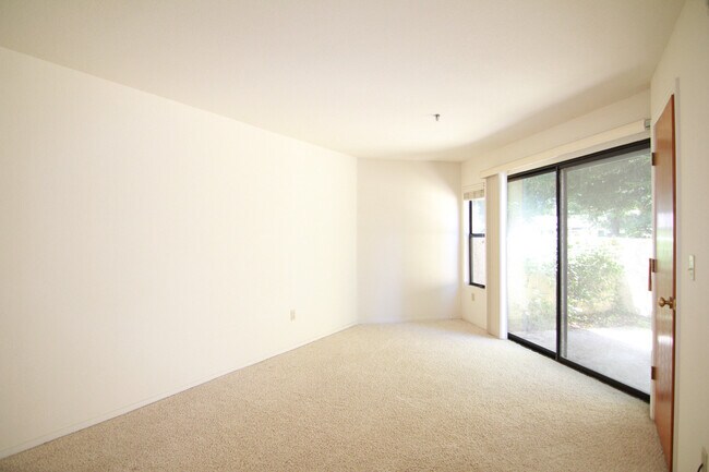 Building Photo - 55 and Older Condo in Sierra Lakeside