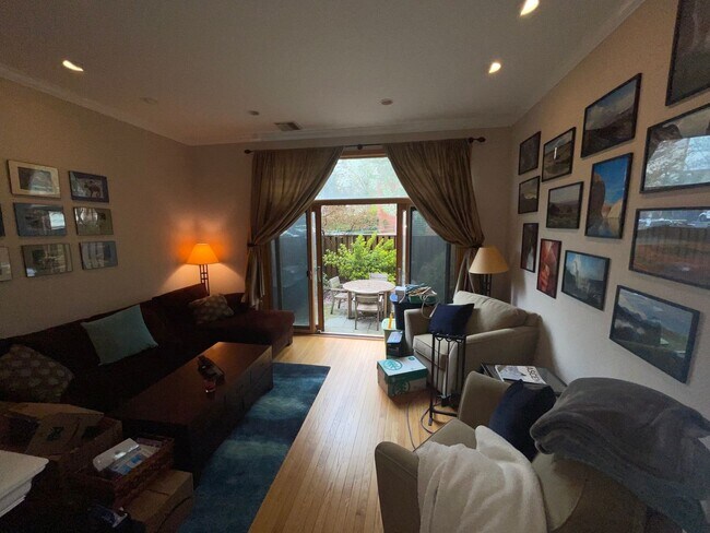 Building Photo - 3-bed, 2-bath GIANT townhouse + GARAGE, BA...