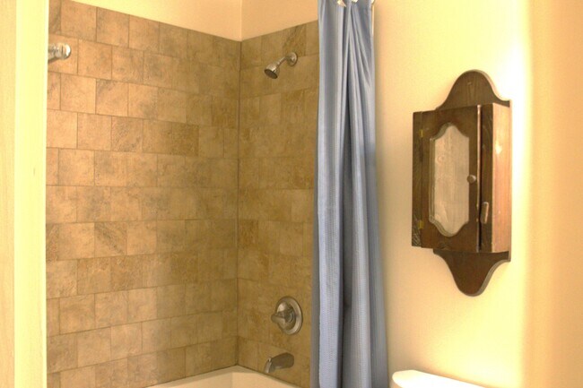 Building Photo - 514 Delaney Rd NW