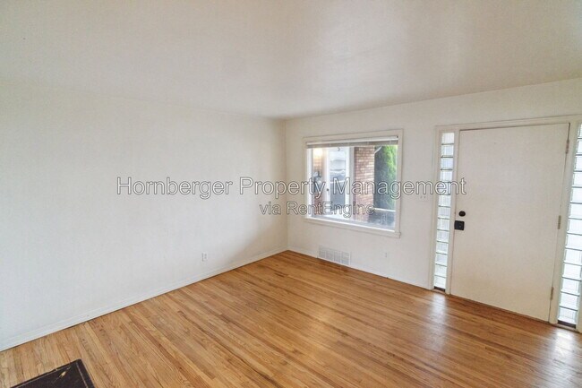 Building Photo - 11 E Rich Ave