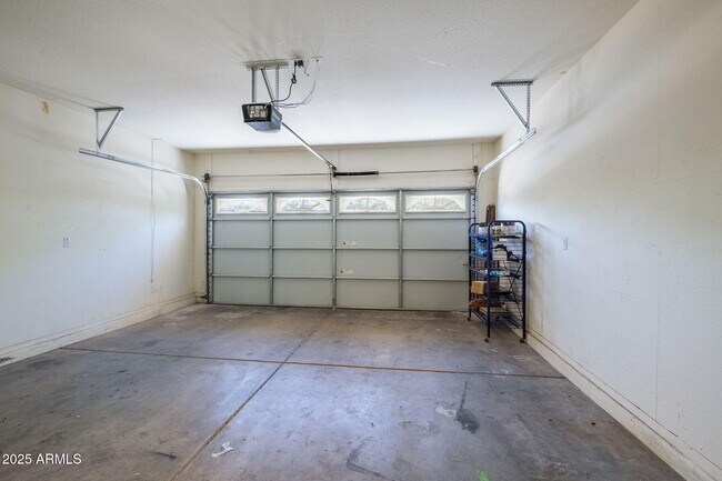 Building Photo - 4618 W Cottontail Rd