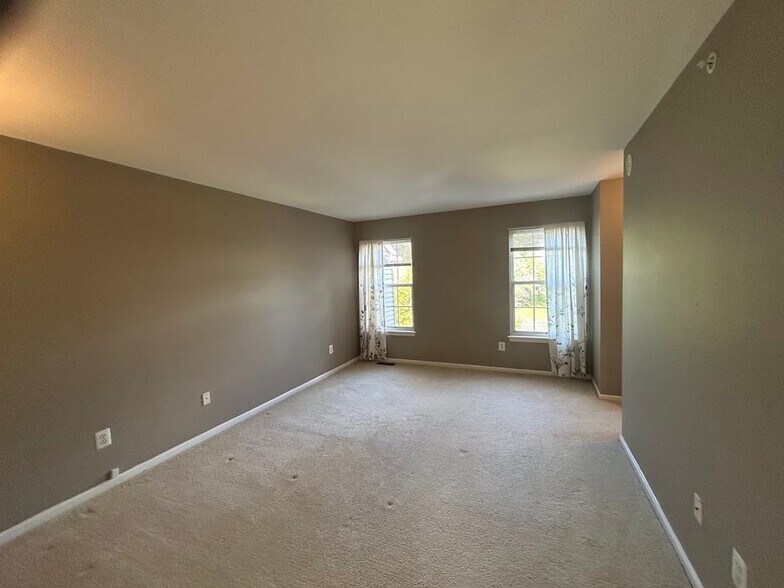 Building Photo - 2623 Virginia Ln