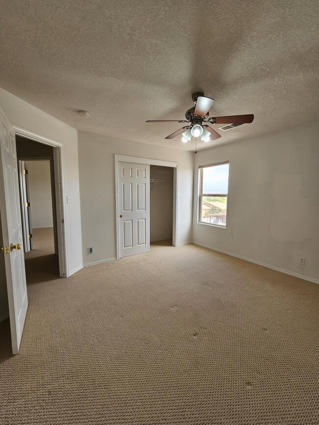 Building Photo - 5052 Westfield Dr NE