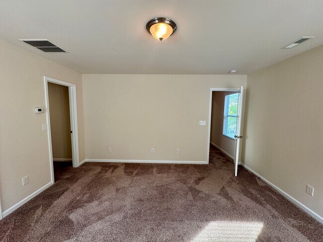 Building Photo - Spacious 5BR/3BA Home in Fort Mill