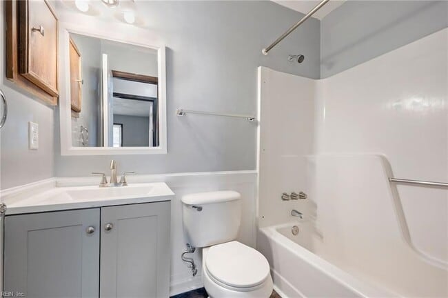 Building Photo - 5496 Lynbrook Landing