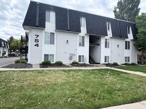 Building Photo - East Millcreek 2 bed 1 bath Condo