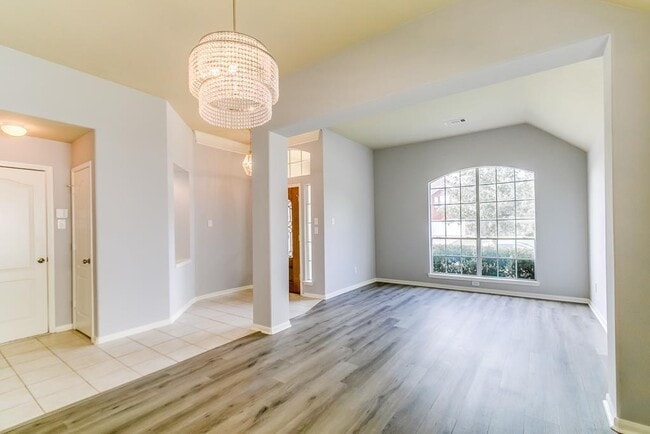 Building Photo - 16802 Village View Trail