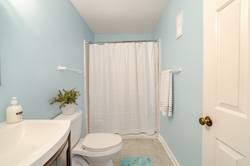 Building Photo - 105 Freeman Green Dr