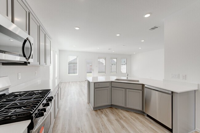 Building Photo - 31415 Beacon Cove Trl