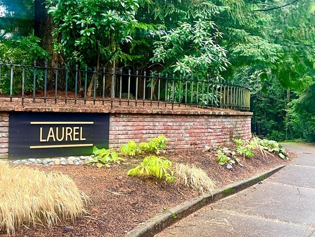 Building Photo - Golf Course Home in Mill Creek!