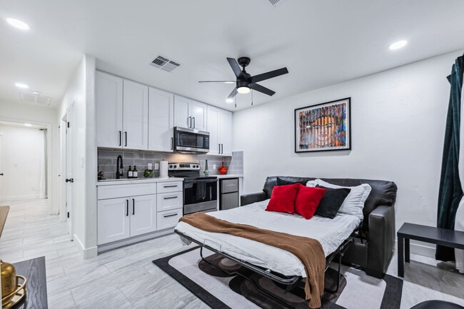 Building Photo - 131 Mescal Loop