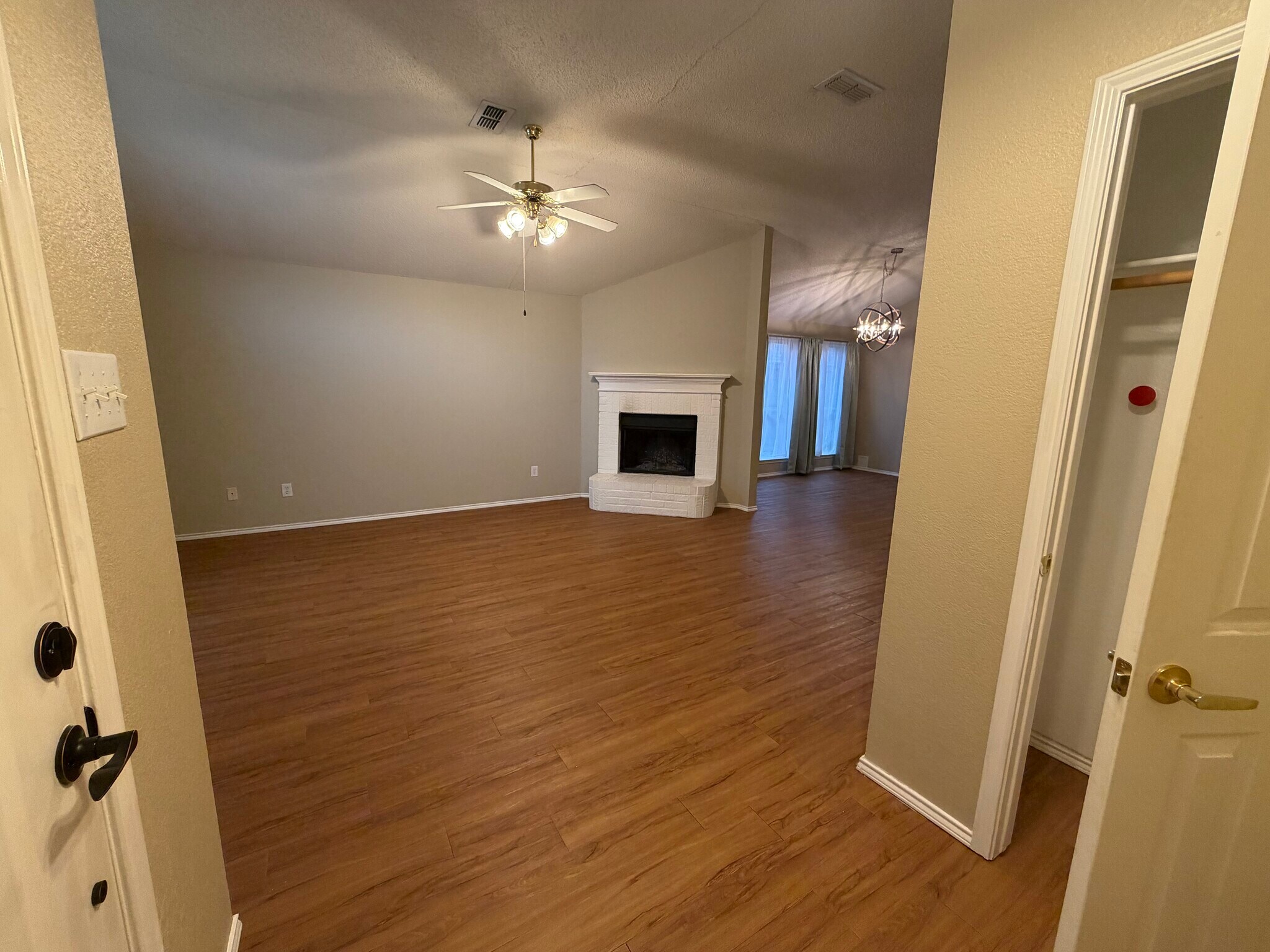 Building Photo - 2521 Ensenada Ln