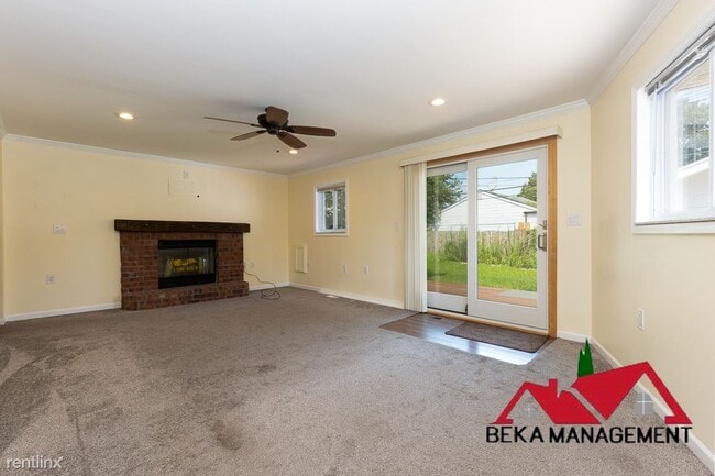 Building Photo - 4 br, 2.5 bath House - 31756 Scone St