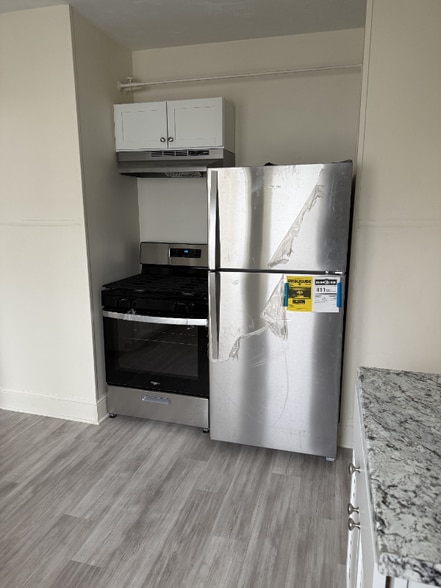 Primary Photo - 249 Water St