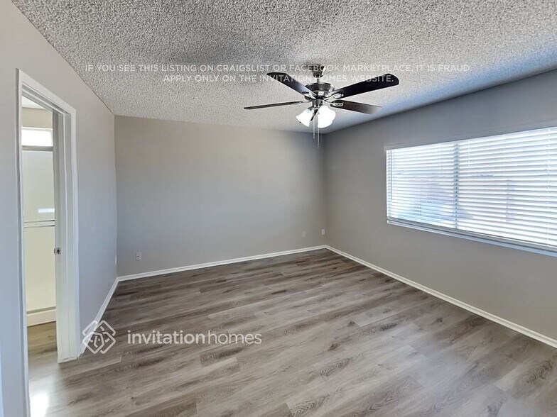 Building Photo - 5720 N 48th Ln