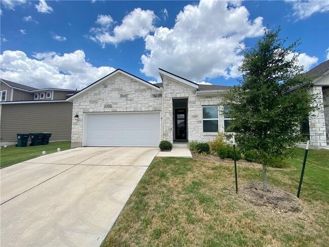 Primary Photo - 332 Lacey Oak Lp