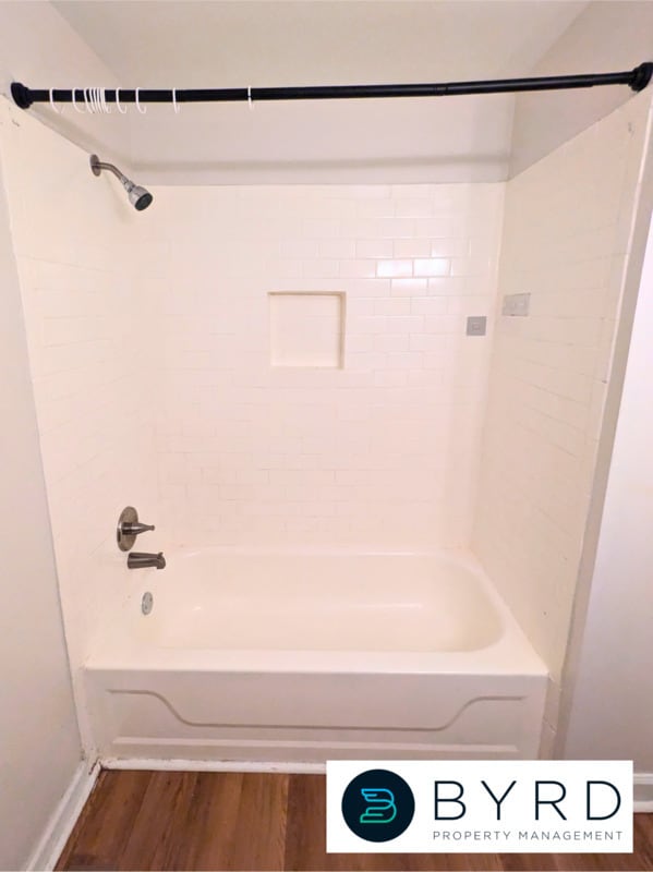 Building Photo - 13300 Farm Crest Ct
