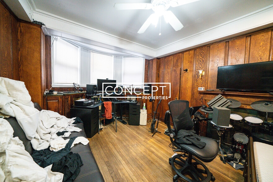 Building Photo - 52 Fenway