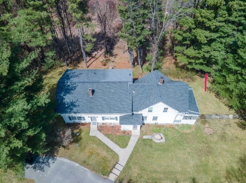 Building Photo - 394 Greenwood St