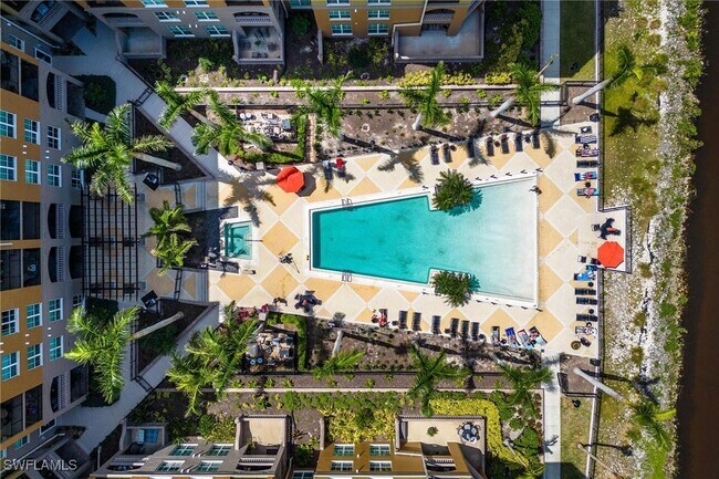 Building Photo - 2825 Palm Beach Blvd