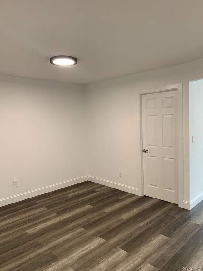 Building Photo - 4410 Baychester Ave