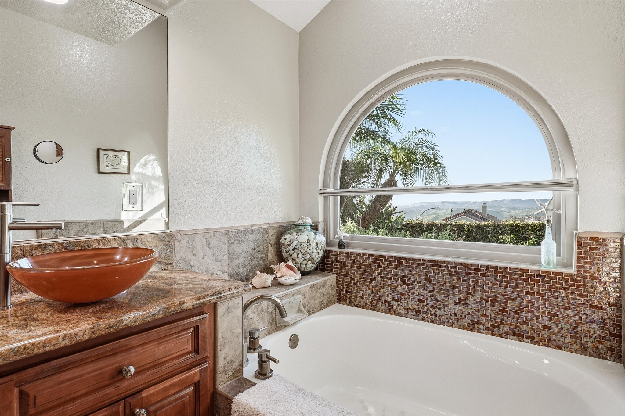 Building Photo - 42 Camino Katia