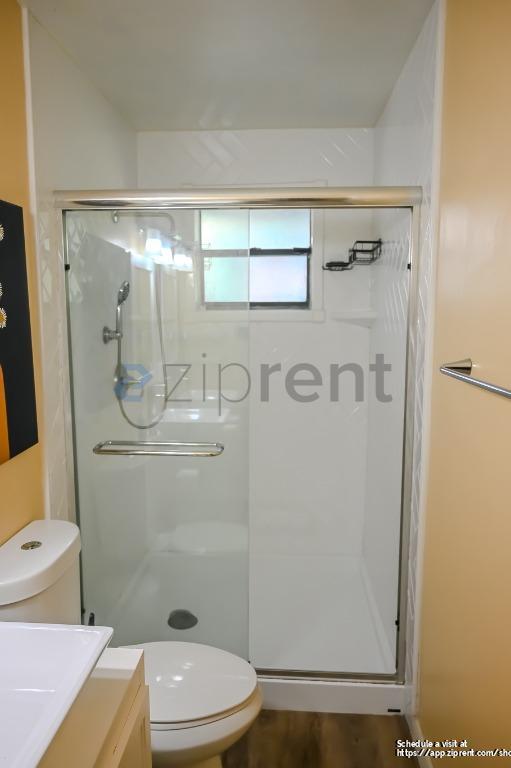 Building Photo - 9761 Riverside Dr