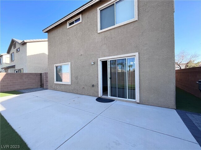 Building Photo - 3780 Autumn King Ave