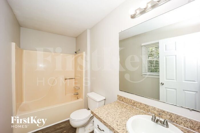 Building Photo - 420 Freestone Dr