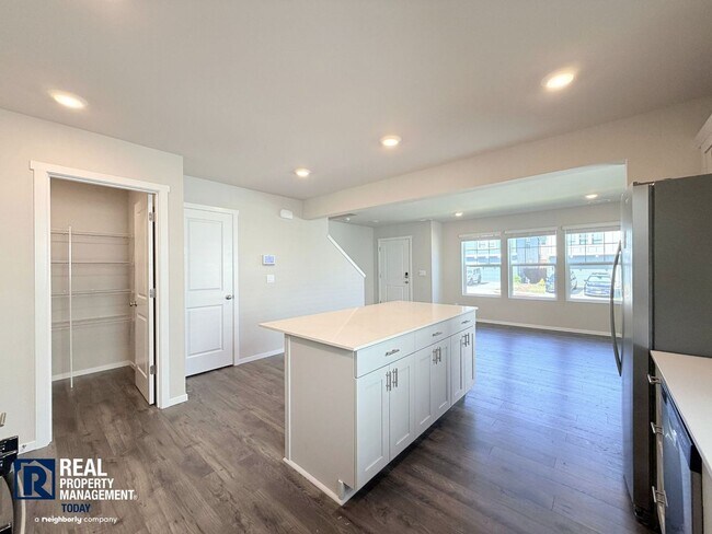 Building Photo - 2216 Trailside Dr NE