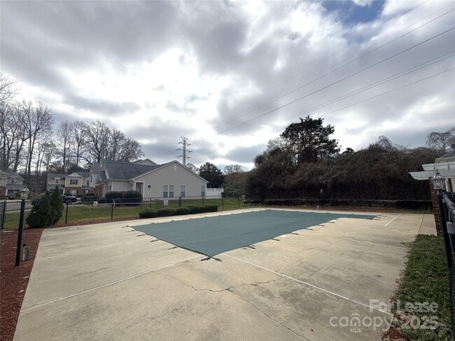 Building Photo - 1515 Sylvia Ct