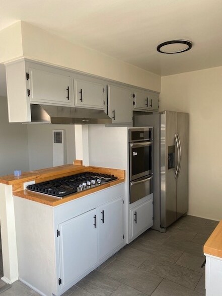 Building Photo - 11643 Eucalyptus Ave