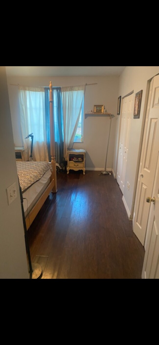 Bedroom - 1220 Reserve Way