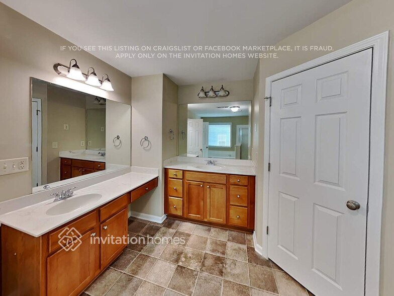 Building Photo - 1732 Sahale Falls Dr