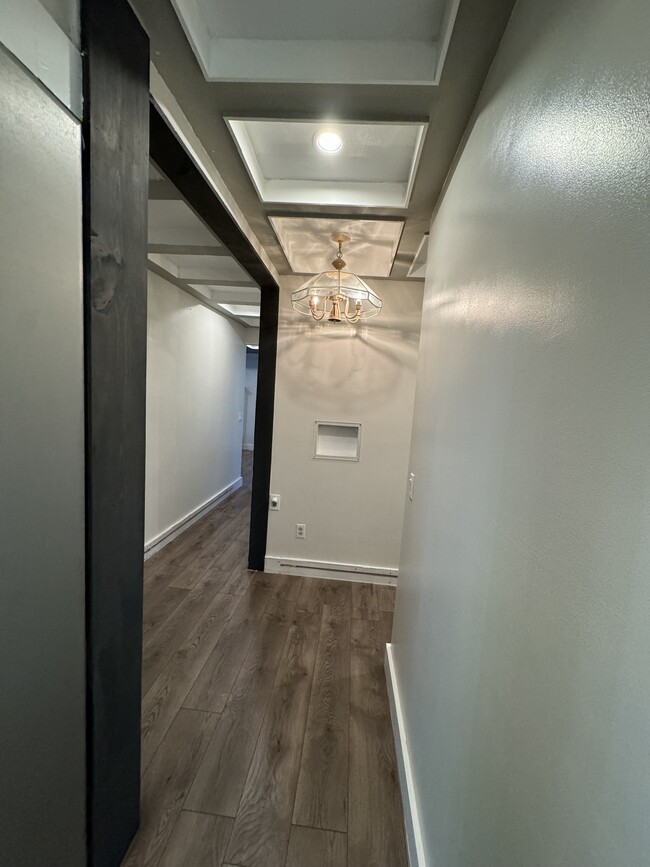 Hallway/chandelier - 313 E View St