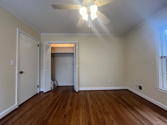 Building Photo - Beautiful Home!