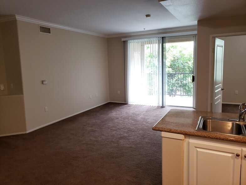 Living Room - 2264 Watermarke Pl