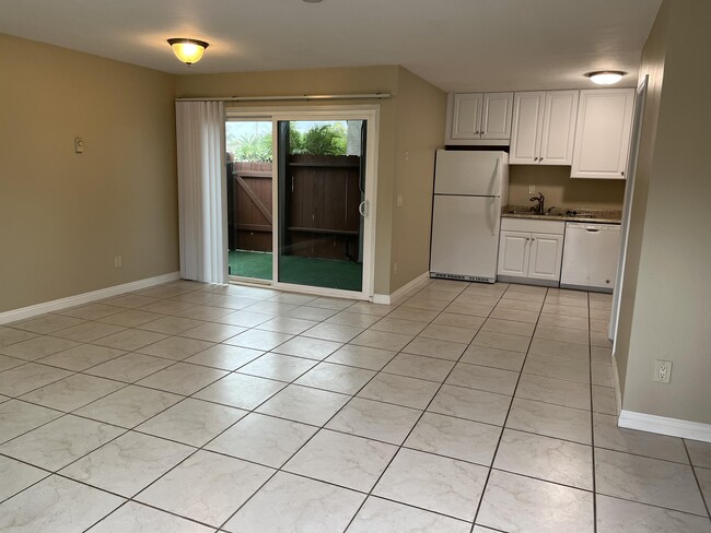 Building Photo - 673 Seacoast Dr