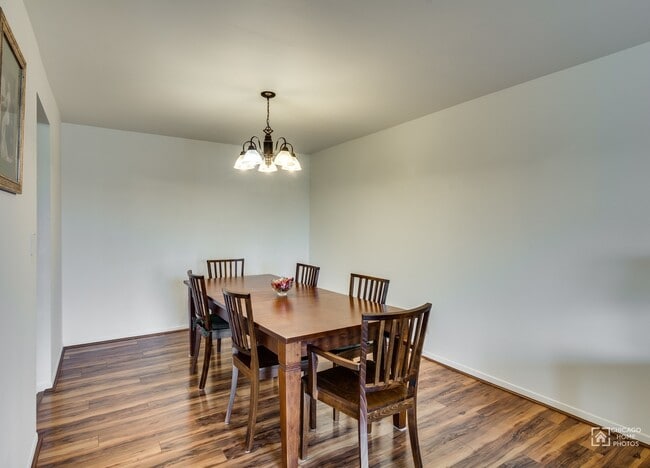 Building Photo - 1515 E Central Rd