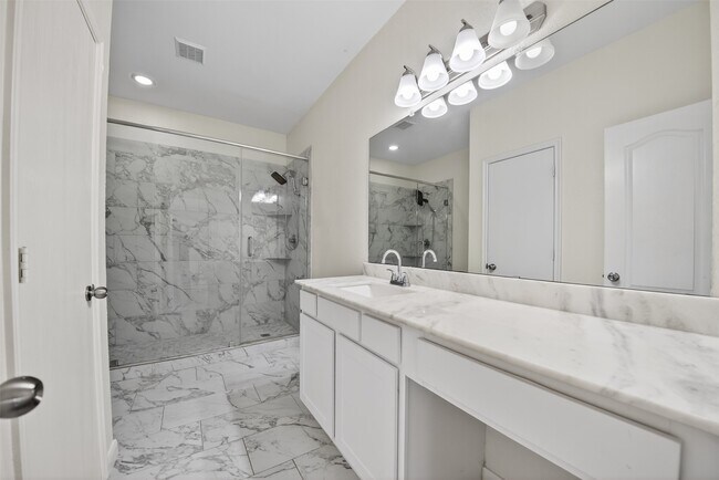 Building Photo - 1318 Hawks Nest Dr