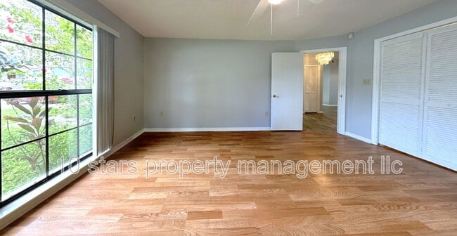 Building Photo - 601 Stone Dr