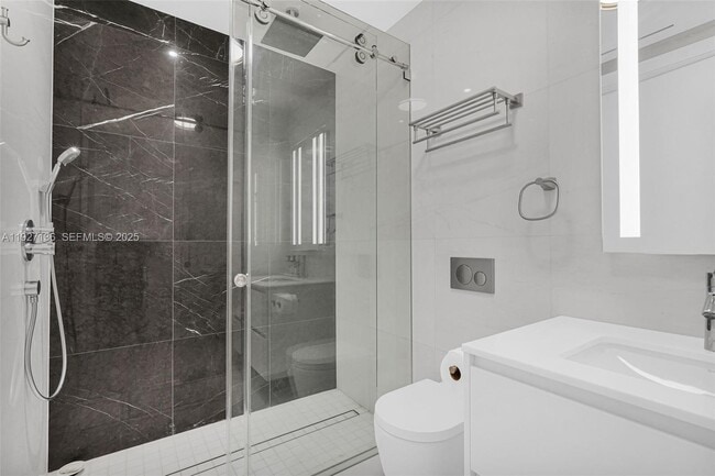 Building Photo - 300 Biscayne Blvd Way